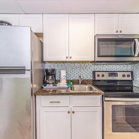 Oversized Ocean View Queen Suite With Beautiful Fireplace And Accents - Sleeps 4 Guests! Myrtle Beach Camera foto