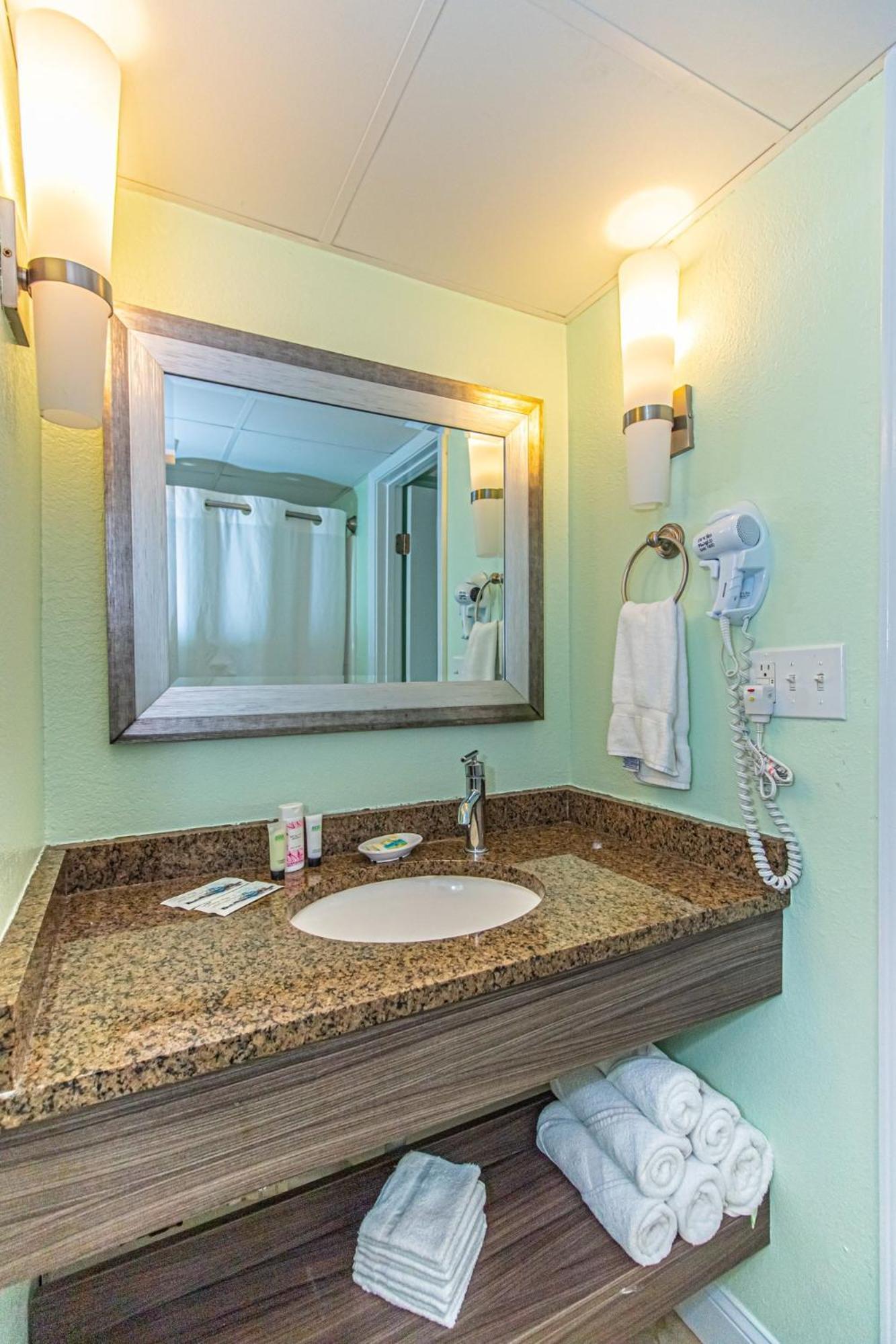 Oversized Ocean View Queen Suite With Beautiful Fireplace And Accents - Sleeps 4 Guests! Myrtle Beach Camera foto